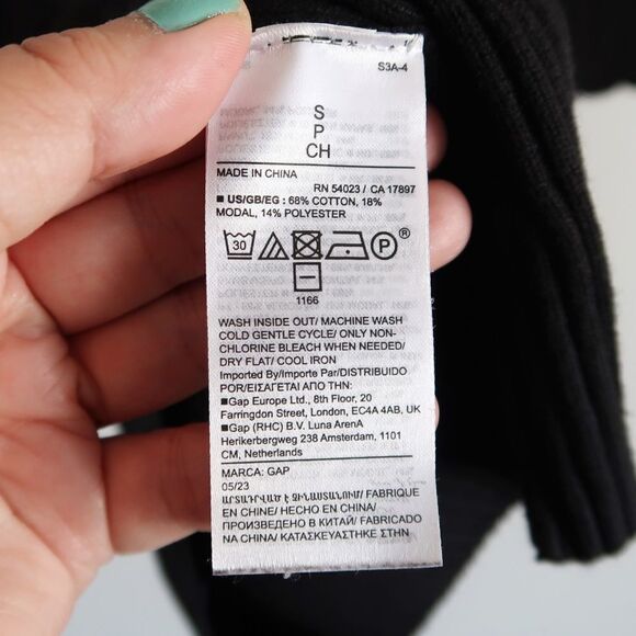 Gap Black Knit Short Sleeve Top with Crochet Sleeves - Size Small - Picture 9 of 9